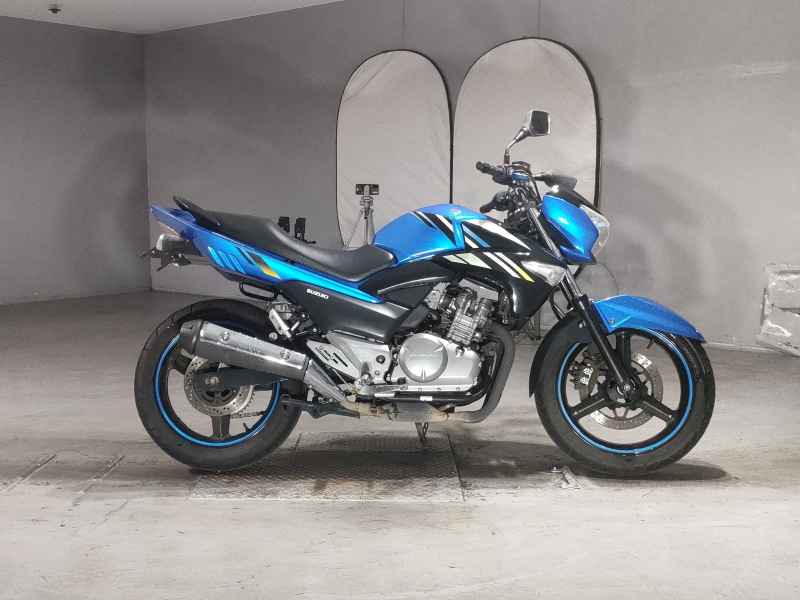 Suzuki GSR250