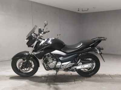 Suzuki GSR250