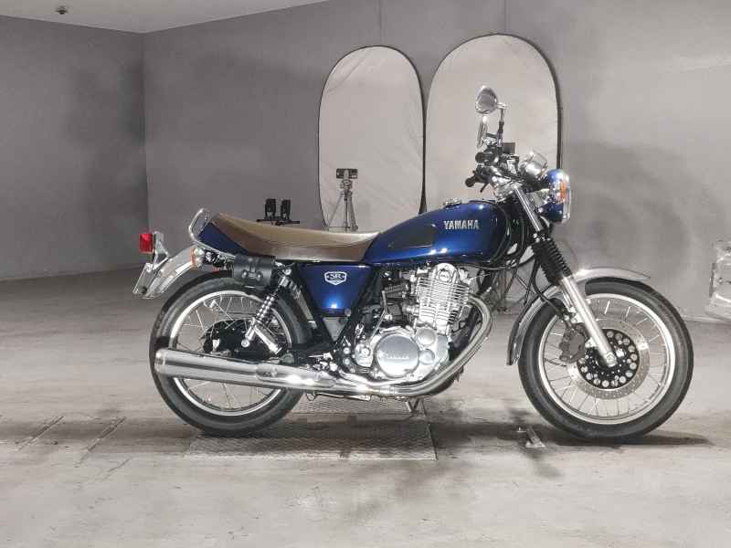 Yamaha SR400 2021