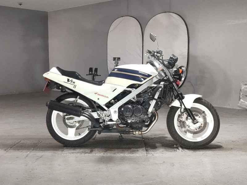 Honda VFR400 2014