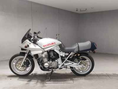 Suzuki GSX400S Katana