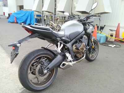 Honda CB650R E-Clutch 2025