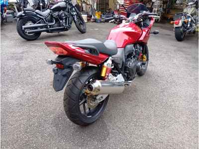 Honda CB400 Super Boldor 2015