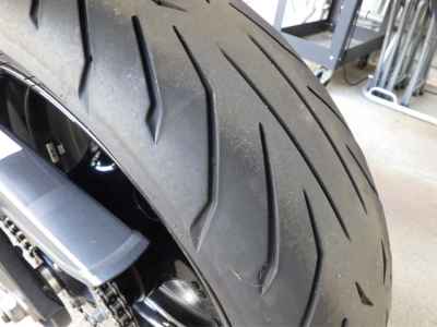 Suzuki GSR400 2011