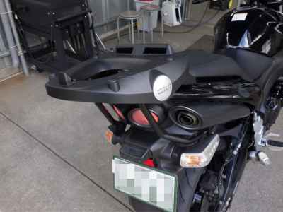 Suzuki GSR400 2011