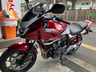 Honda CB400 Super Boldor 2022