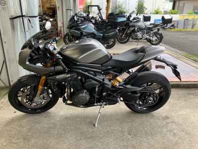 Triumph Triple 1200 RR 2024
