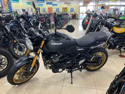 Kawasaki Z900RS 2025