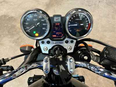 Honda CB400SF 2022