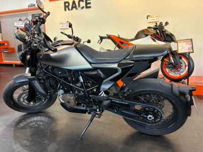 Husqvarna Svartpilen 701 2020