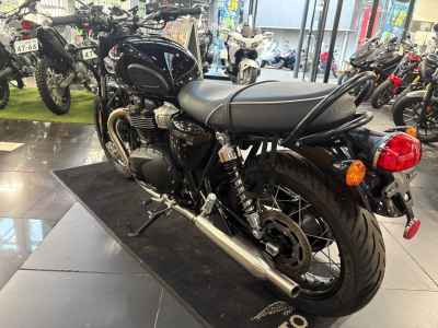 Triumph Bonneville T100 2023