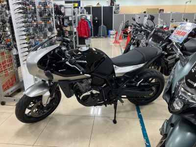 Honda Hawk 11 2023