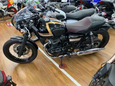 Kawasaki W800 2022