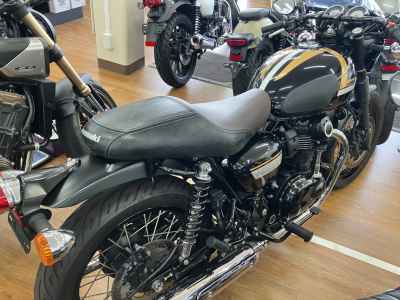 Kawasaki W800 2022