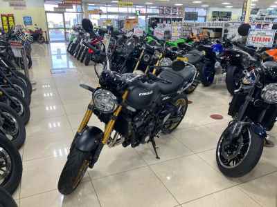 Kawasaki Z900RS 2025
