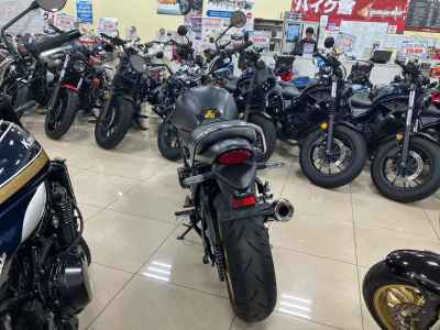 Kawasaki Z900RS 2025