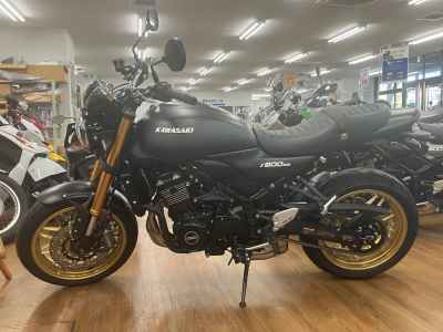 Kawasaki Z900RS SE 2025