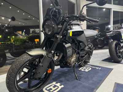 Husqvarna Svartpilen 250 2024