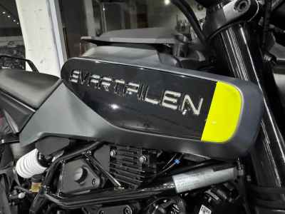 Husqvarna Svartpilen 250 2024