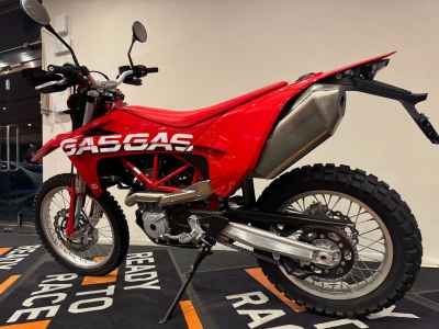 GasGas ES700 2024