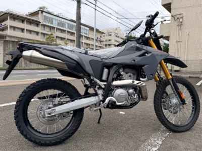 Suzuki DR-Z4S 2025