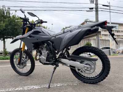 Suzuki DR-Z4S 2025