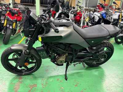 Husqvarna Svartpilen 250 2024