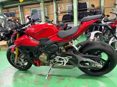 Ducati Streetfighter V4S 2025