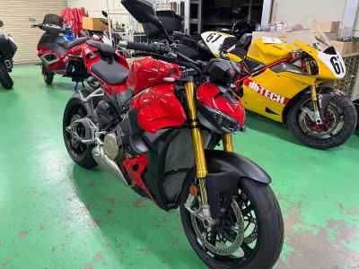 Ducati Streetfighter V4S 2025