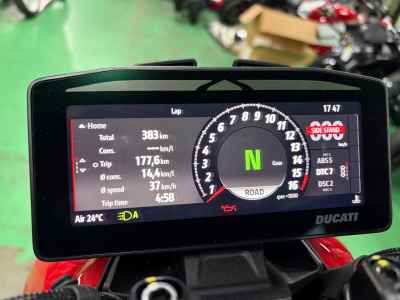 Ducati Streetfighter V4S 2025