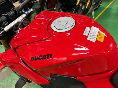 Ducati Streetfighter V4S 2025