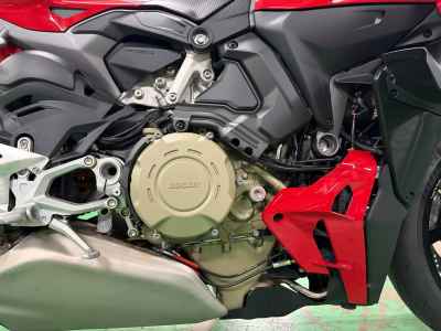 Ducati Streetfighter V4S 2025