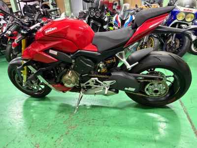 Ducati Streetfighter V4S 2021