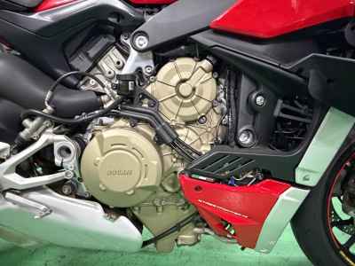 Ducati Streetfighter V4S 2021