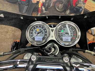 Triumph Bonneville T100 2021