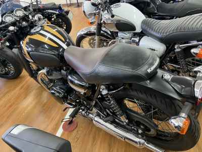Kawasaki W800 2022