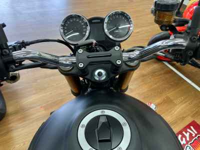 Kawasaki Z900RS SE 2025