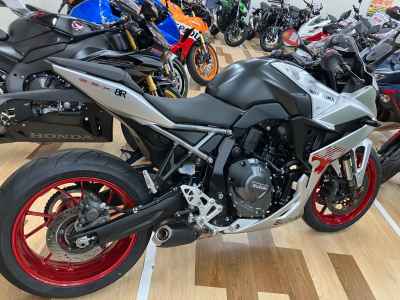 Suzuki GSX-8R 2024