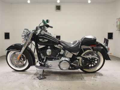 Harley-Davidson Deluxe FLSTN1580 2011