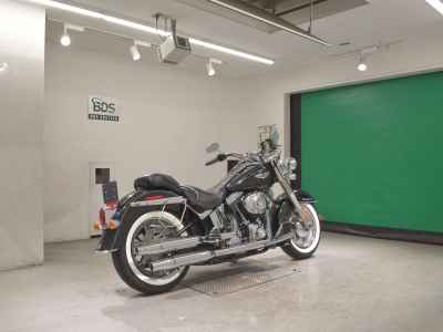Harley-Davidson Deluxe FLSTN1580 2011