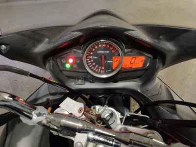 Suzuki GSR250F