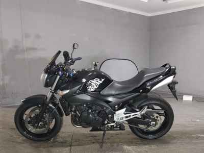 Suzuki GSR400 2013
