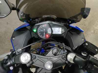 Yamaha YZF-R25 2015