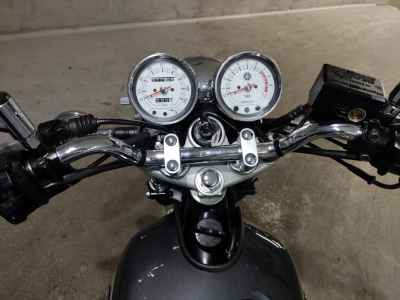 Yamaha SR400 2021