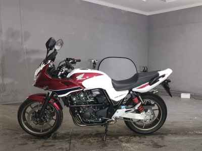 Honda CB400 Super Boldor 2018