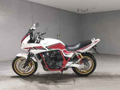 Honda CB400 Super Boldor 2011
