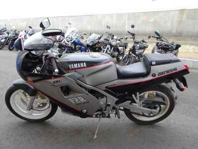 Yamaha FZR250