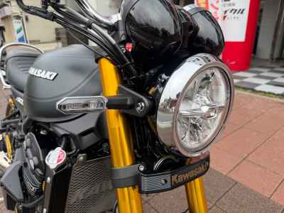 Kawasaki Z900RS SE 2025