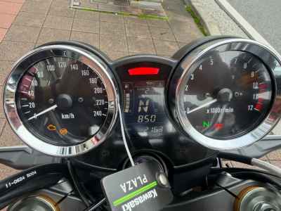 Kawasaki Z900RS SE 2025