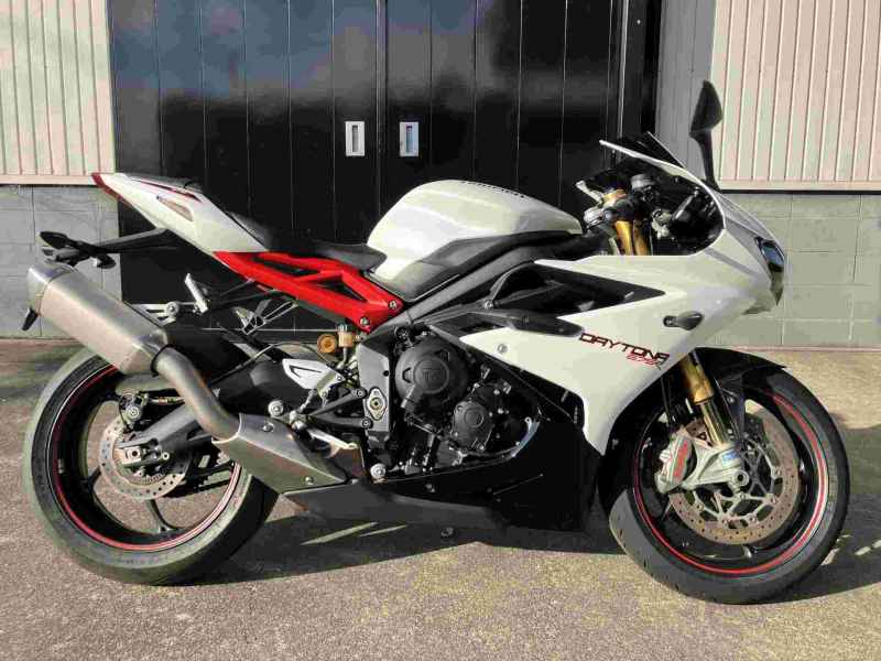 Triumph Daytona 675R 2015